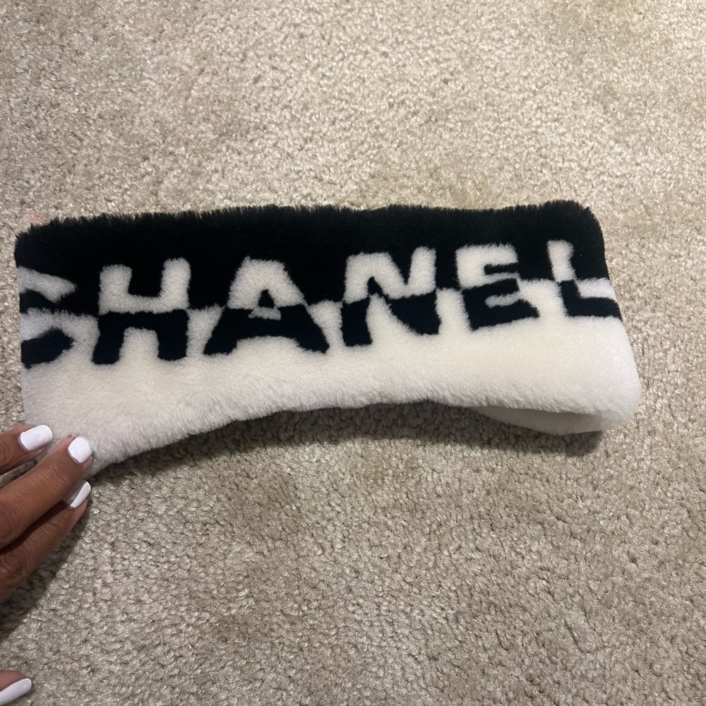 Black and white Chanel Head wrap! Worn once!